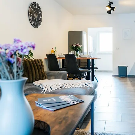 Select-home 2 - Netflix - Kaffee&tee - Parkplatz - Viele Extras *