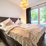 Апартаменты Select-home 2 - Netflix - Kaffee&tee - Parkplatz - Viele Extras Брук-ин-дер-Оберпфальц