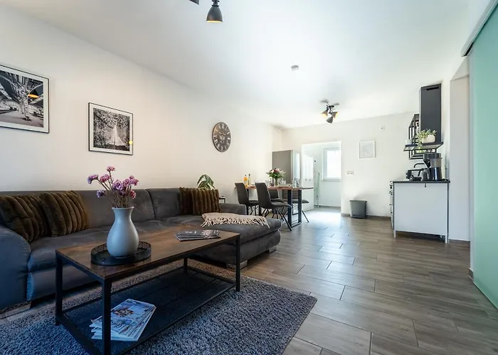 Select-home 2 - Netflix - Kaffee&tee - Parkplatz - Viele Extras شقة *